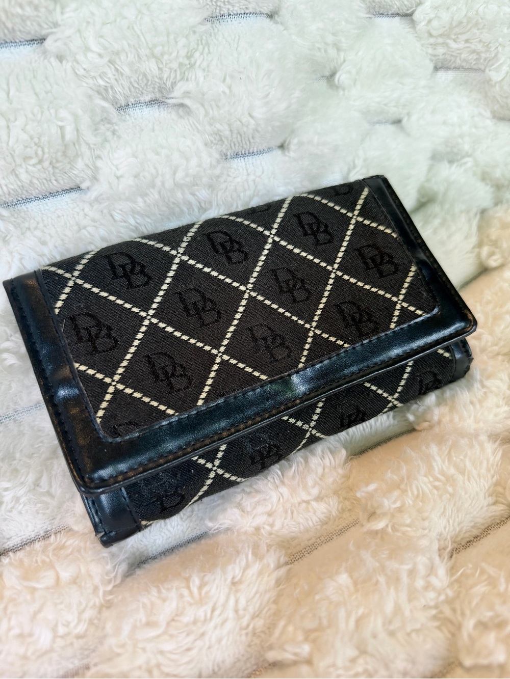 Vintage Y2K Dooney & Bourke Wallet